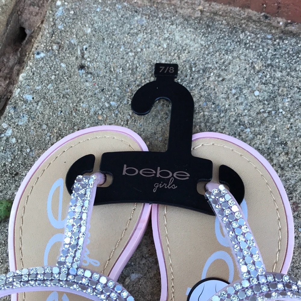 NWT Bebe Girls Pink Blush Sandals with Elegant Rhinestone Design Snap Straps 7/8